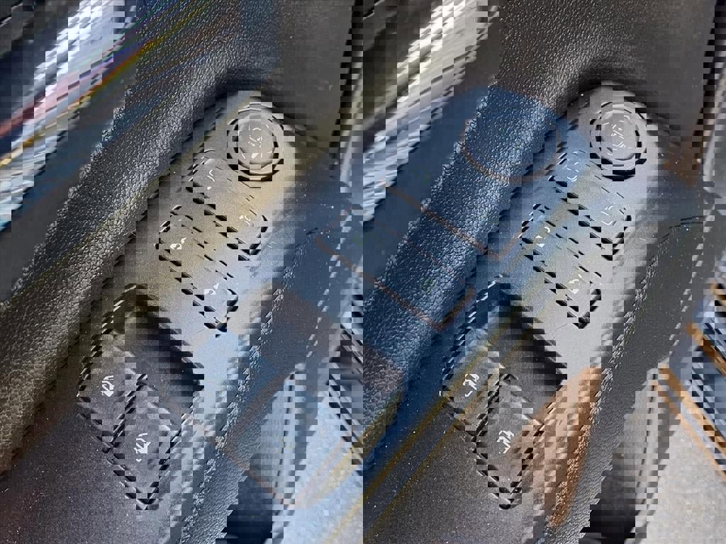 Used 2018 GMC Sierra 1500 4x4 Regular Cab w/ Sierra Convenience Package image 11