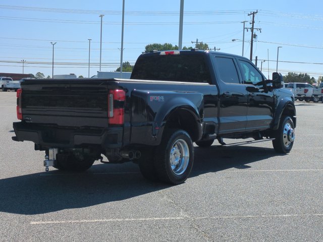 Certified 2025 Ford F450 Platinum w/ FX4 Off-Road Package AWD/4WD image 4