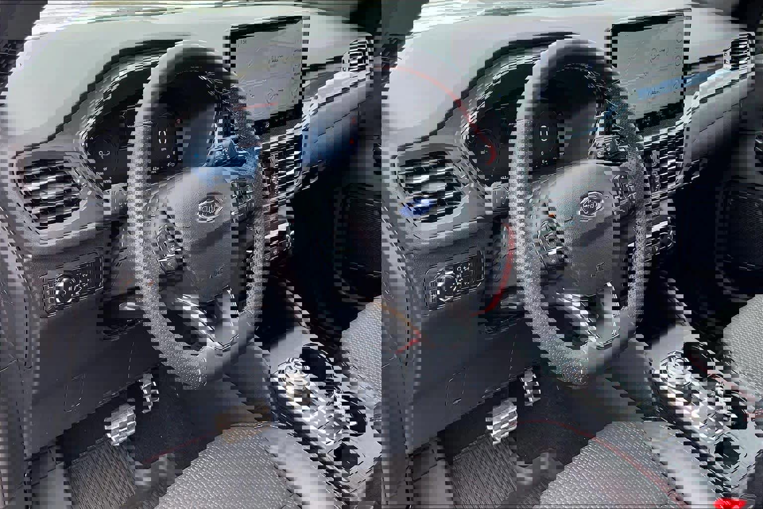 Certified 2023 Ford Escape ST-Line Elite AWD/4WD image 17