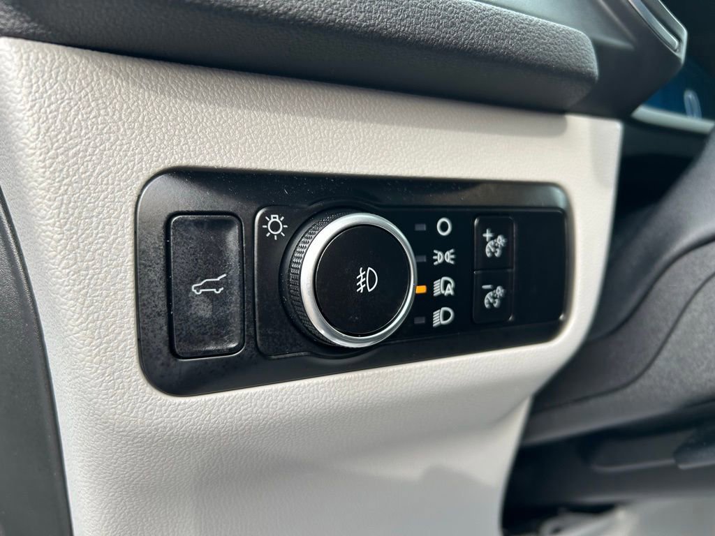 Certified 2023 Ford Escape Platinum w/ Premium Technology Package image 21