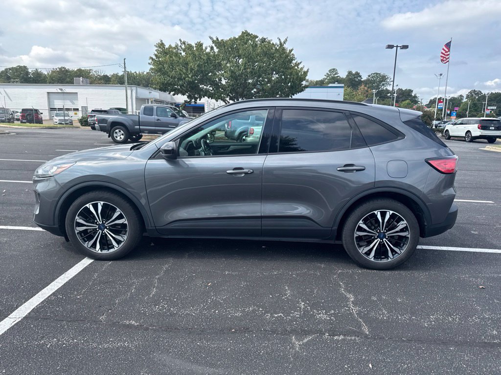 Certified 2022 Ford Escape SE w/ SE Sport Appearance Package FWD image 11