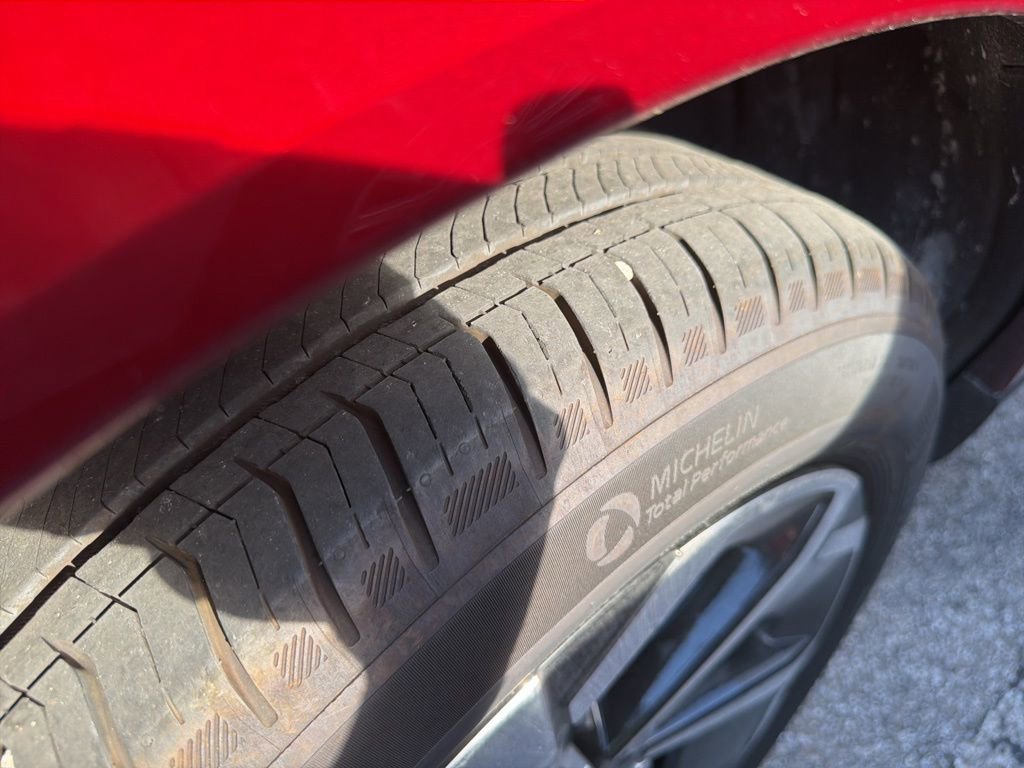 Used 2025 Chevrolet Equinox EV LT w/ Convenience Package image 12