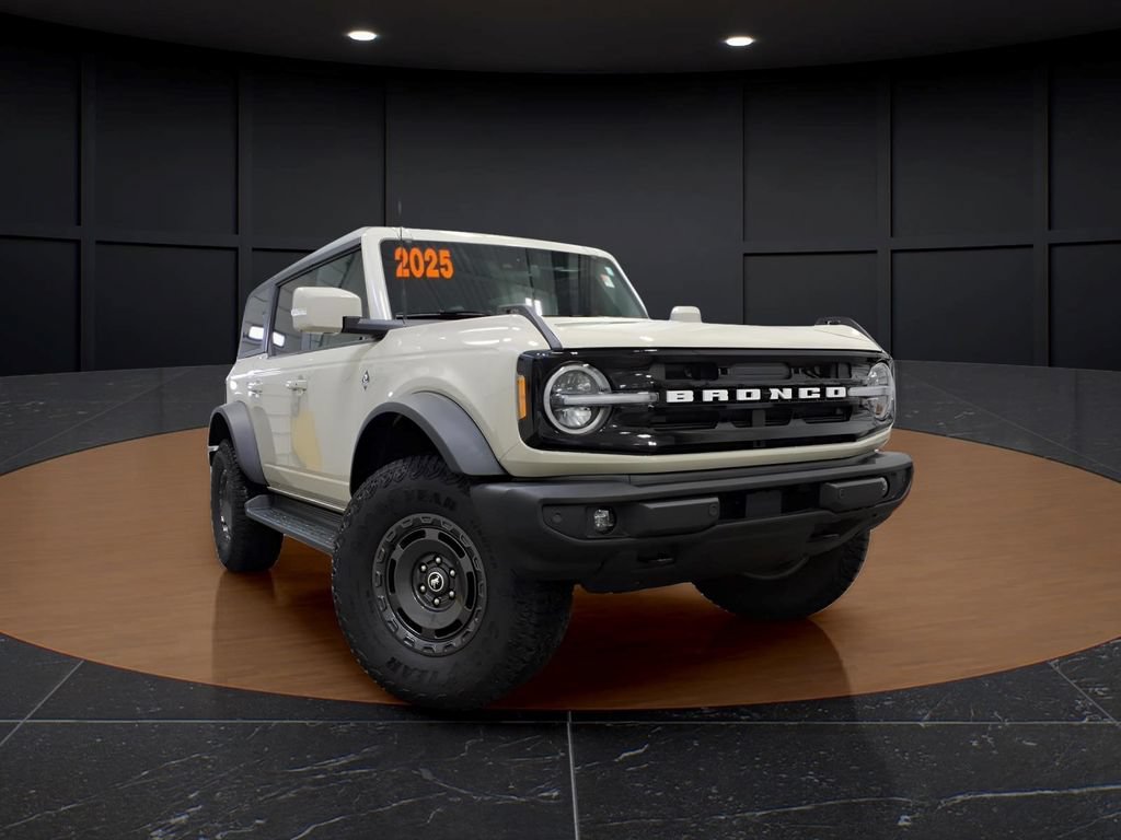 Certified 2025 Ford Bronco Outer Banks w/ Sasquatch Package AWD/4WD image 1