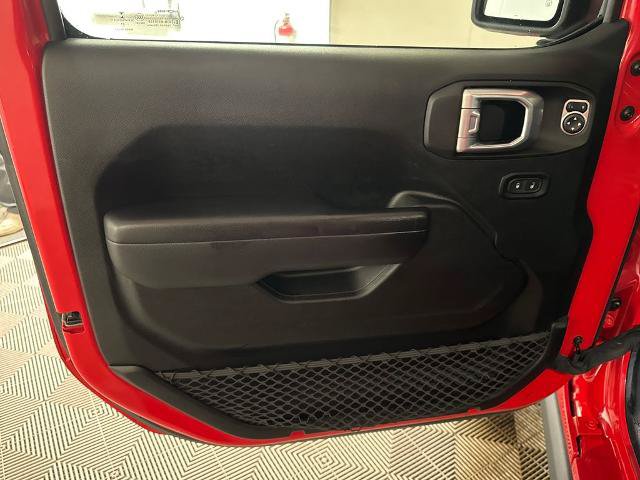 Used 2021 Jeep Gladiator Rubicon AWD/4WD image 13