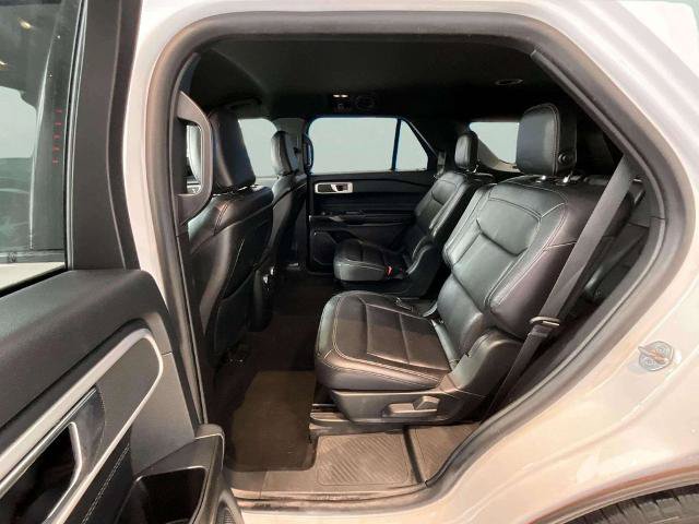 Certified 2020 Ford Explorer XLT w/ Equipment Group 202A AWD/4WD image 18
