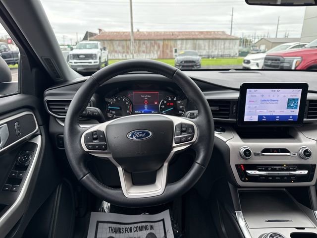 Certified 2023 Ford Explorer XLT w/ Equipment Group 202A AWD/4WD image 28