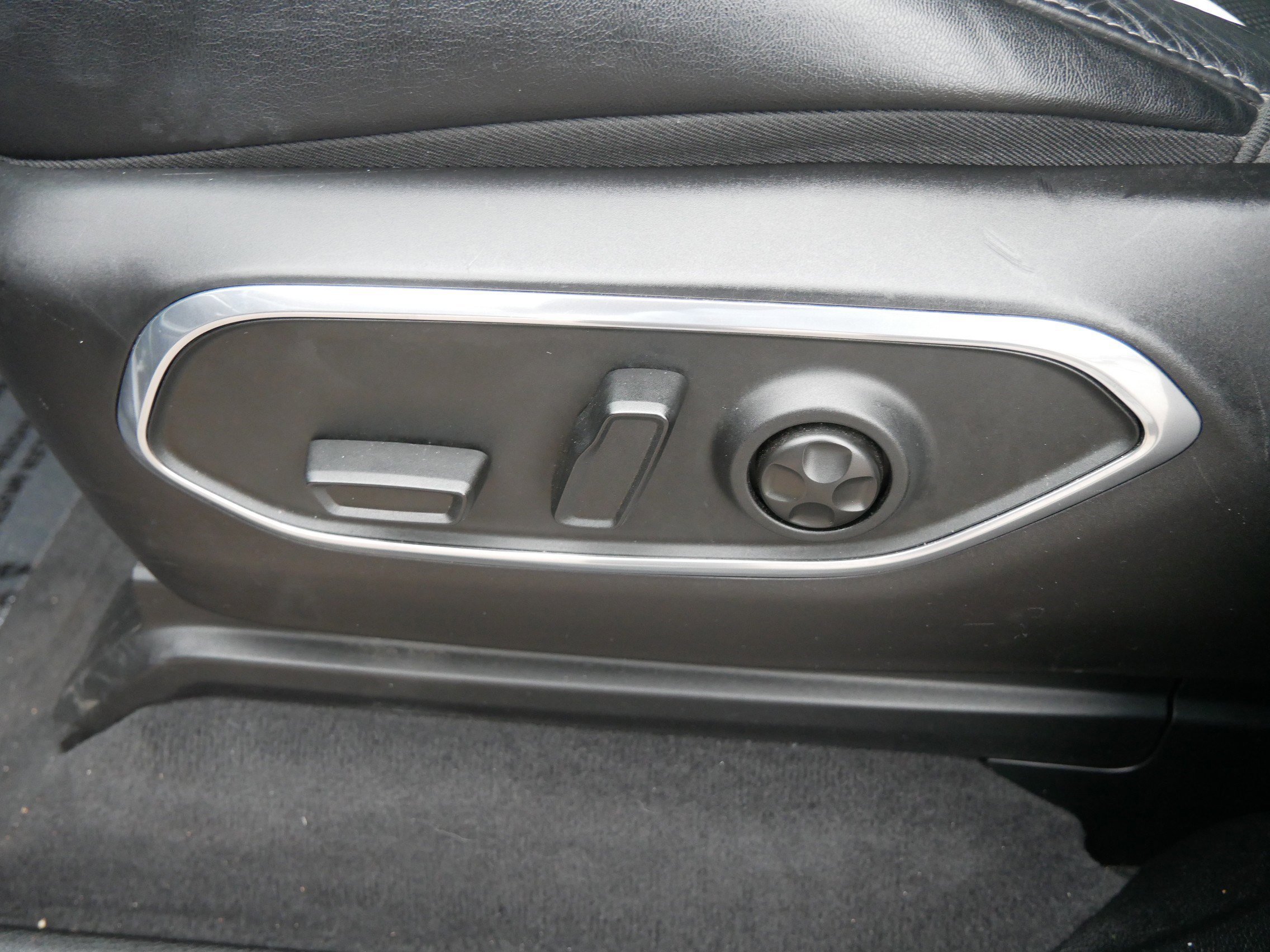 Used 2024 Jeep Wagoneer L Series II image 19