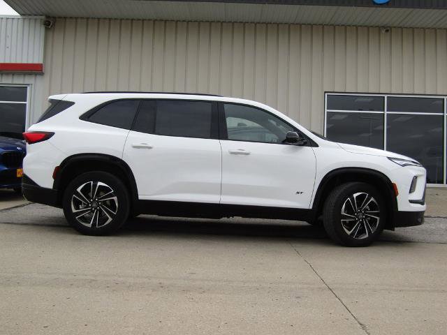 Used 2025 Buick Enclave Sport Touring AWD/4WD image 2