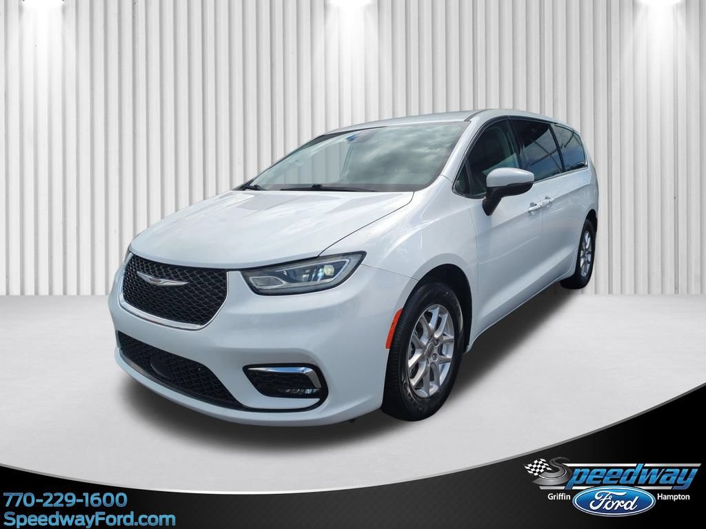 Used 2023 Chrysler Pacifica Touring-L