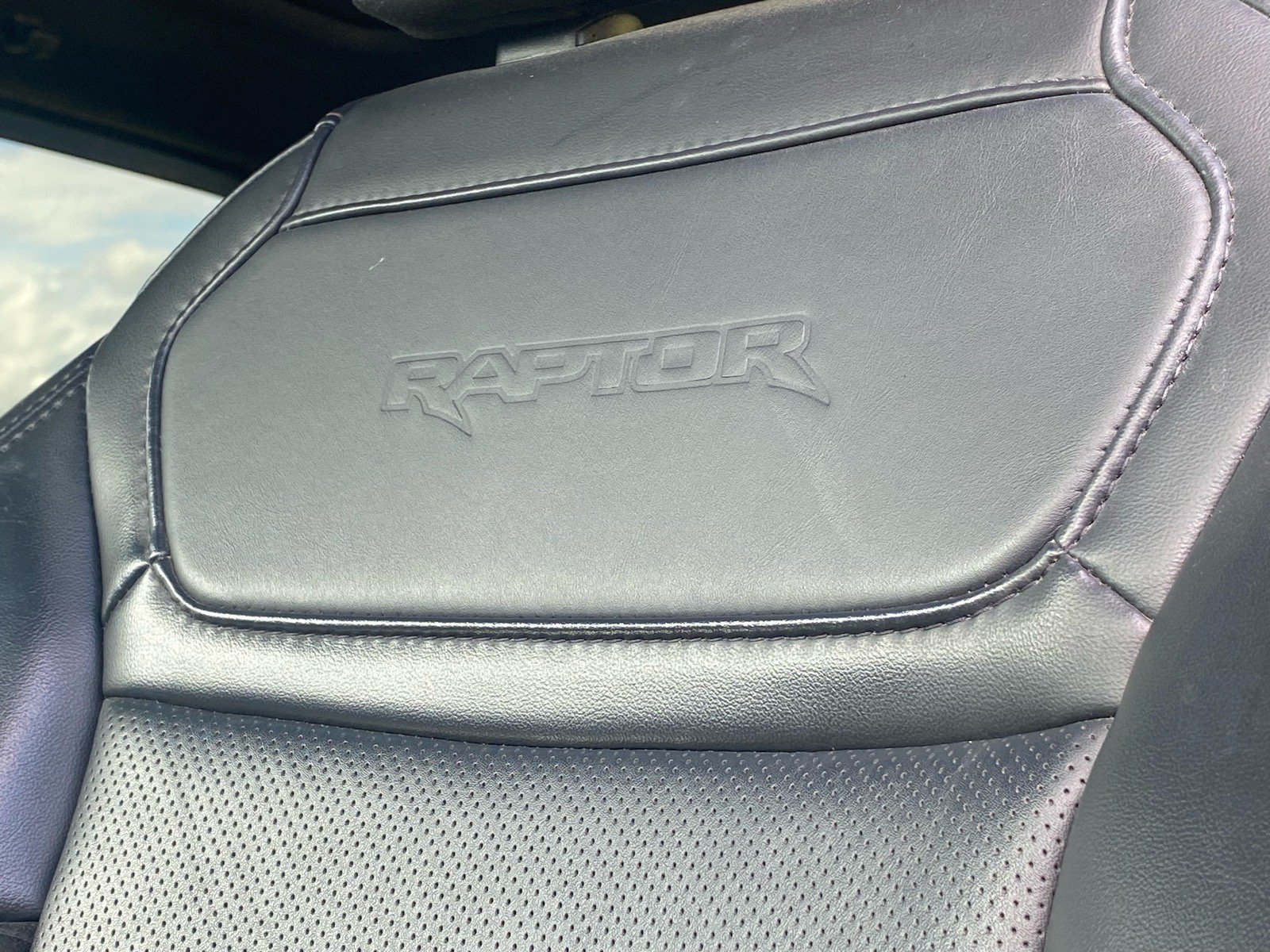 Certified 2022 Ford F150 Raptor w/ Raptor 37 Performance Package AWD/4WD image 13