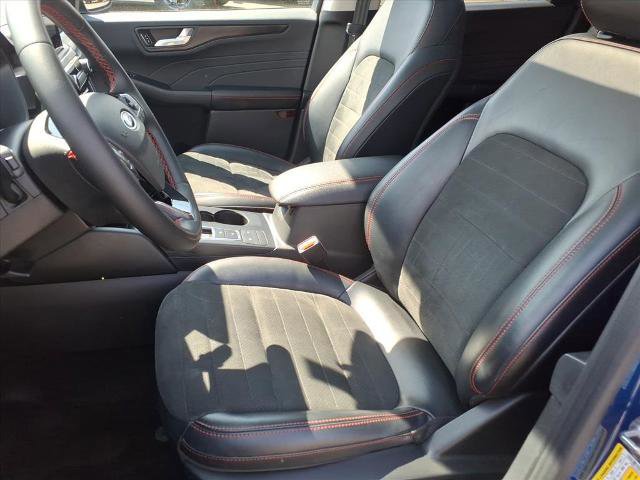 Certified 2022 Ford Escape SEL w/ SEL Stealth AWD Package image 19