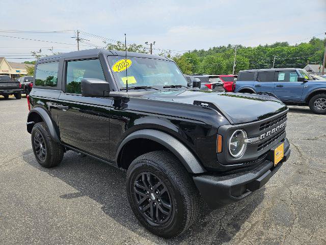 Certified 2025 Ford Bronco 2-Door AWD/4WD image 3