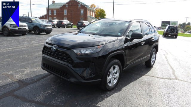 Used 2020 Toyota RAV4 LE image 1