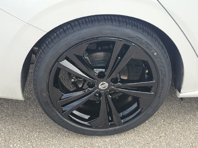 Used 2022 Nissan Sentra SR FWD image 11