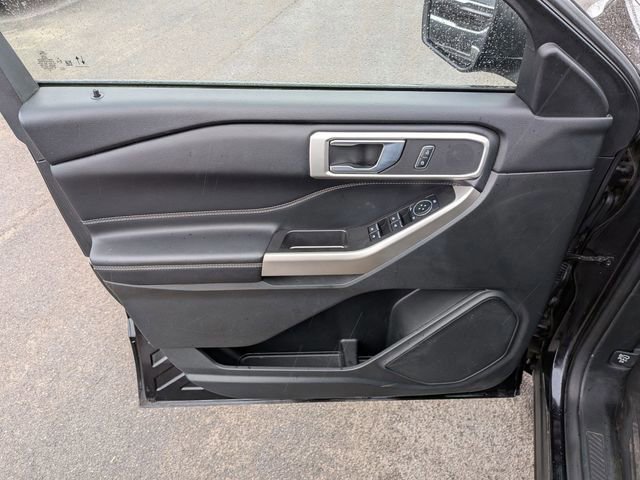 Certified 2022 Ford Explorer XLT w/ Equipment Group 202A image 6