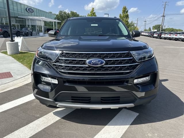 Certified 2023 Ford Explorer XLT w/ Equipment Group 202A AWD/4WD image 8