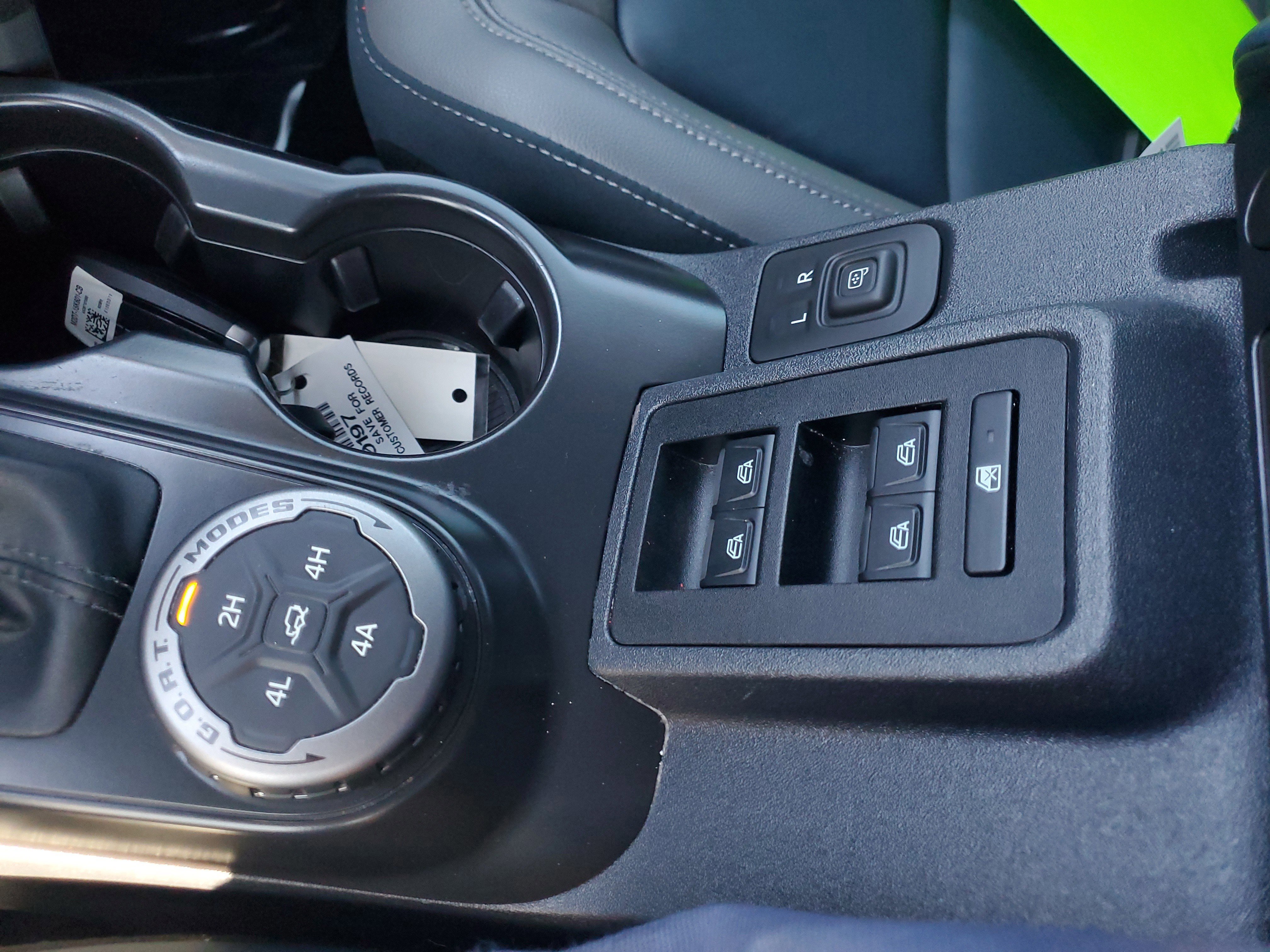 Certified 2024 Ford Bronco Outer Banks w/ Sasquatch Package image 27