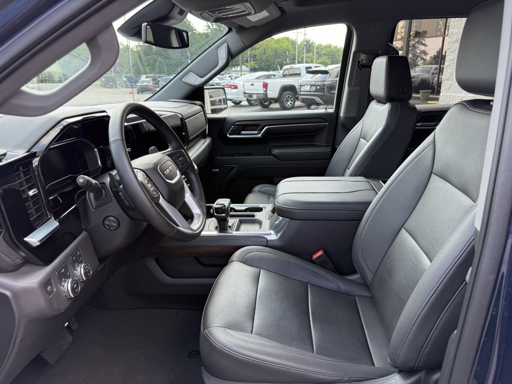 Used 2023 GMC Sierra 1500 SLT w/ SLT Convenience Package image 4