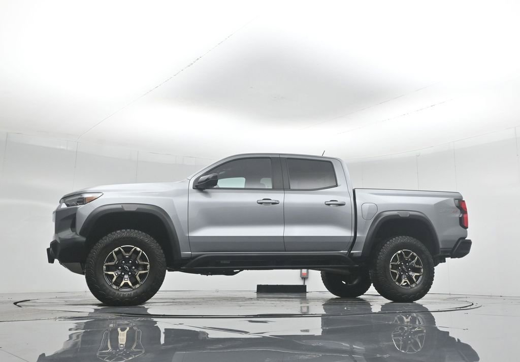 Used 2024 Chevrolet Colorado ZR2 w/ Technology Package image 8