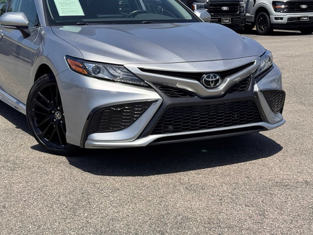 Used 2023 Toyota Camry XSE FWD image 3