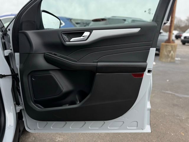 Certified 2025 Ford Escape Platinum image 16