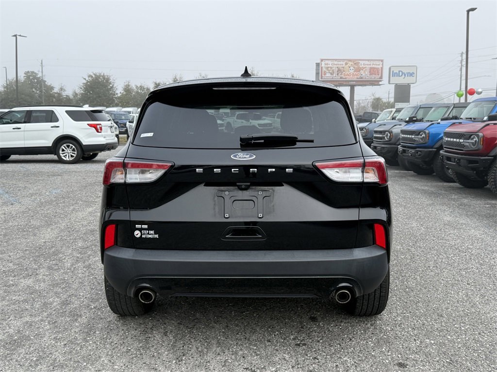 Certified 2022 Ford Escape SE w/ SE Sport Appearance Package image 4