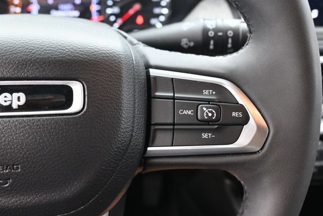 Used 2023 Jeep Compass Latitude AWD/4WD image 16