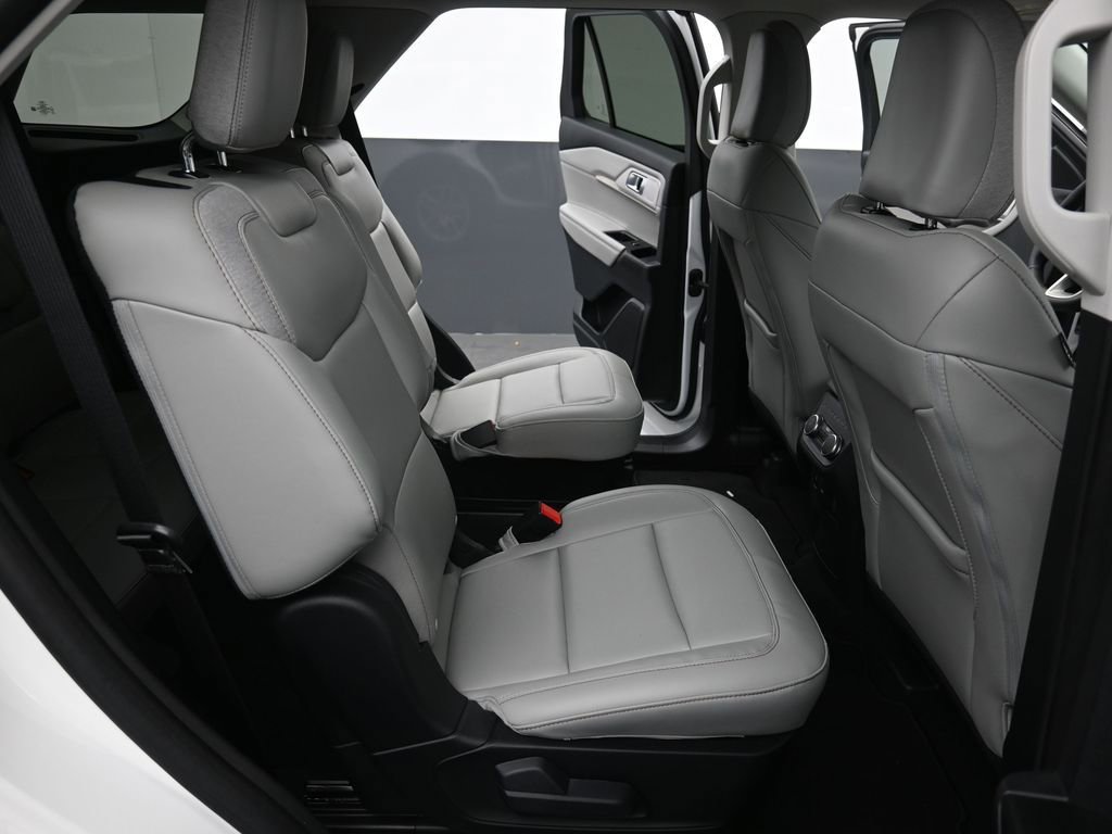 Certified 2025 Ford Explorer Active w/ Active Comfort Package RWD image 23