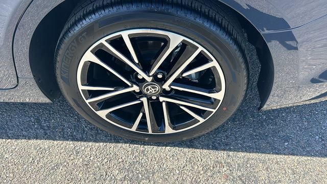 Used 2025 Toyota Camry XLE w/ Premium Plus Package FWD image 6