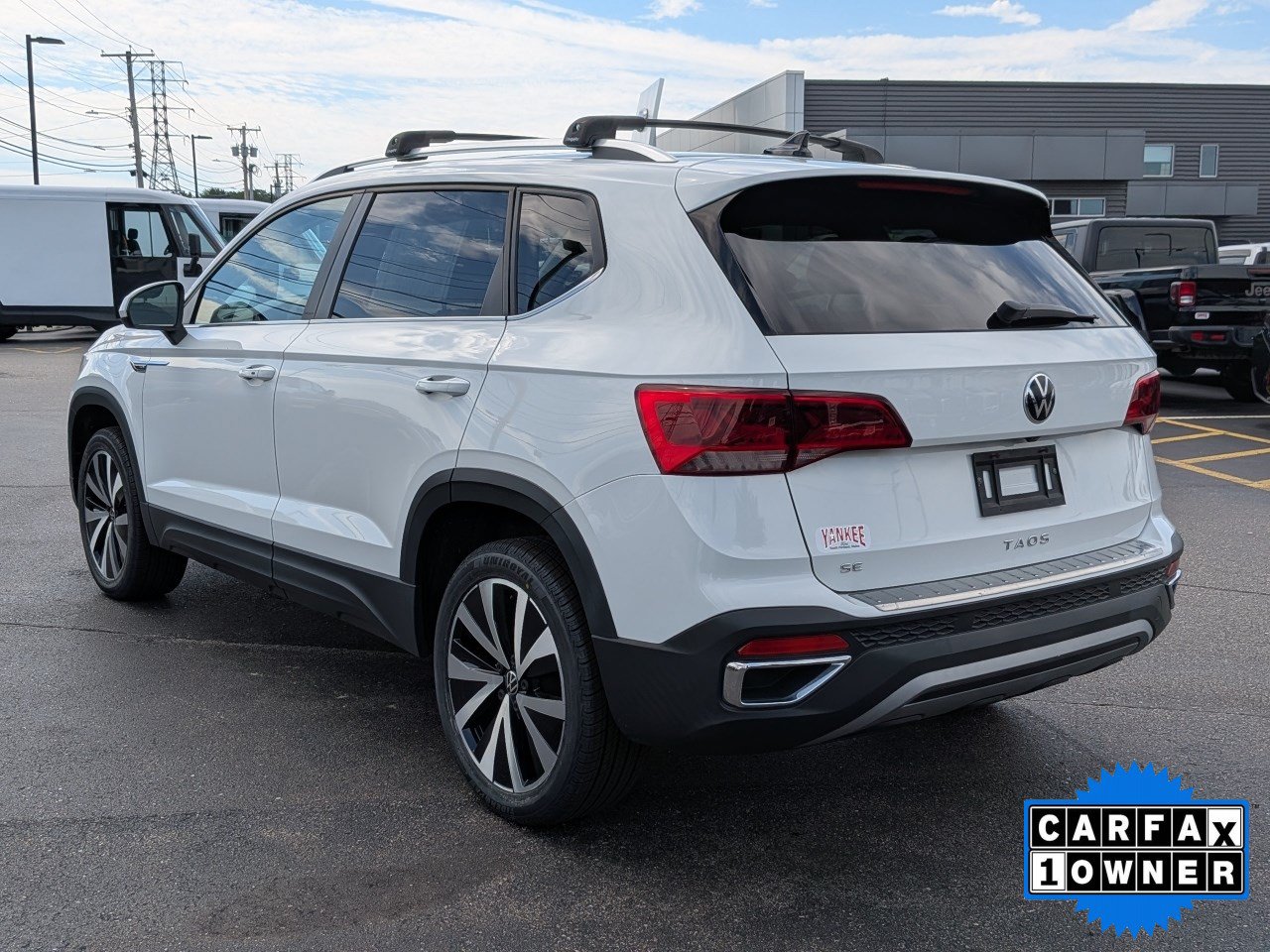 Used 2022 Volkswagen Taos SE FWD image 6