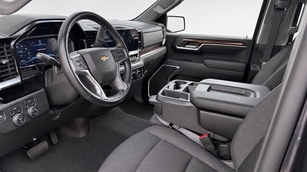 Used 2024 Chevrolet Silverado 1500 LT AWD/4WD image 9