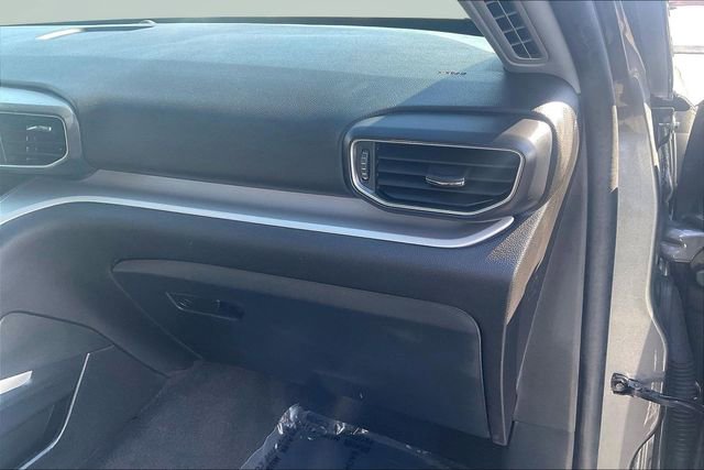 Certified 2022 Ford Explorer XLT w/ Equipment Group 202A image 17