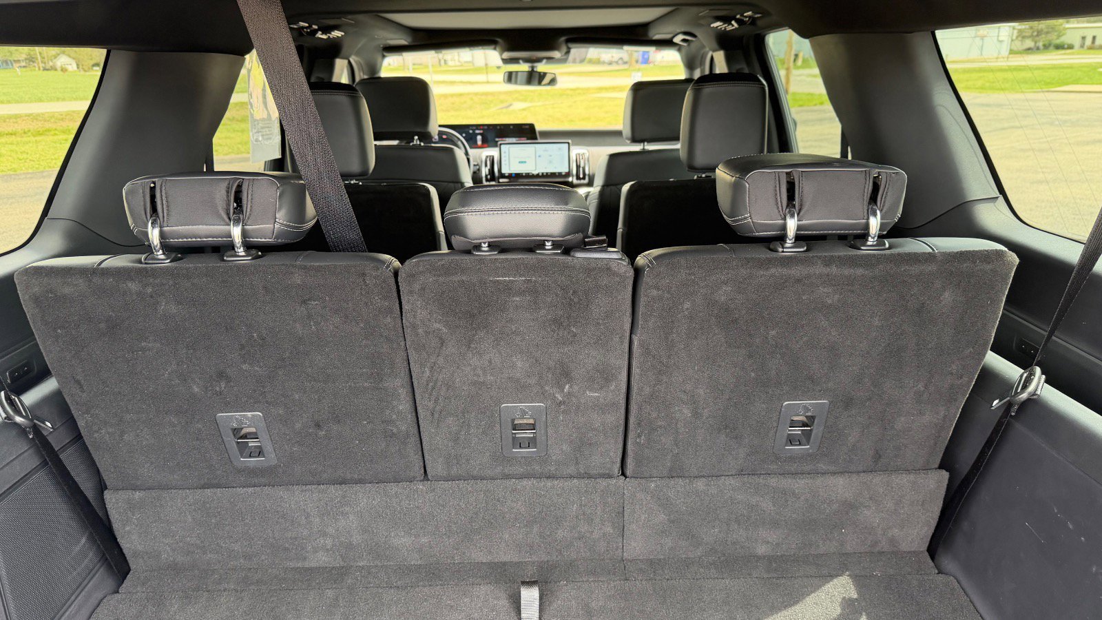 Certified 2025 Ford Expedition Max Platinum w/ Stealth Performance Package AWD/4WD image 7