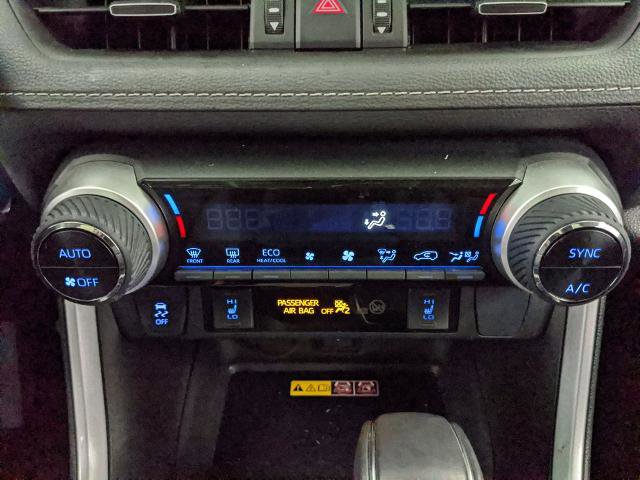 Used 2022 Toyota RAV4 XLE Premium image 10