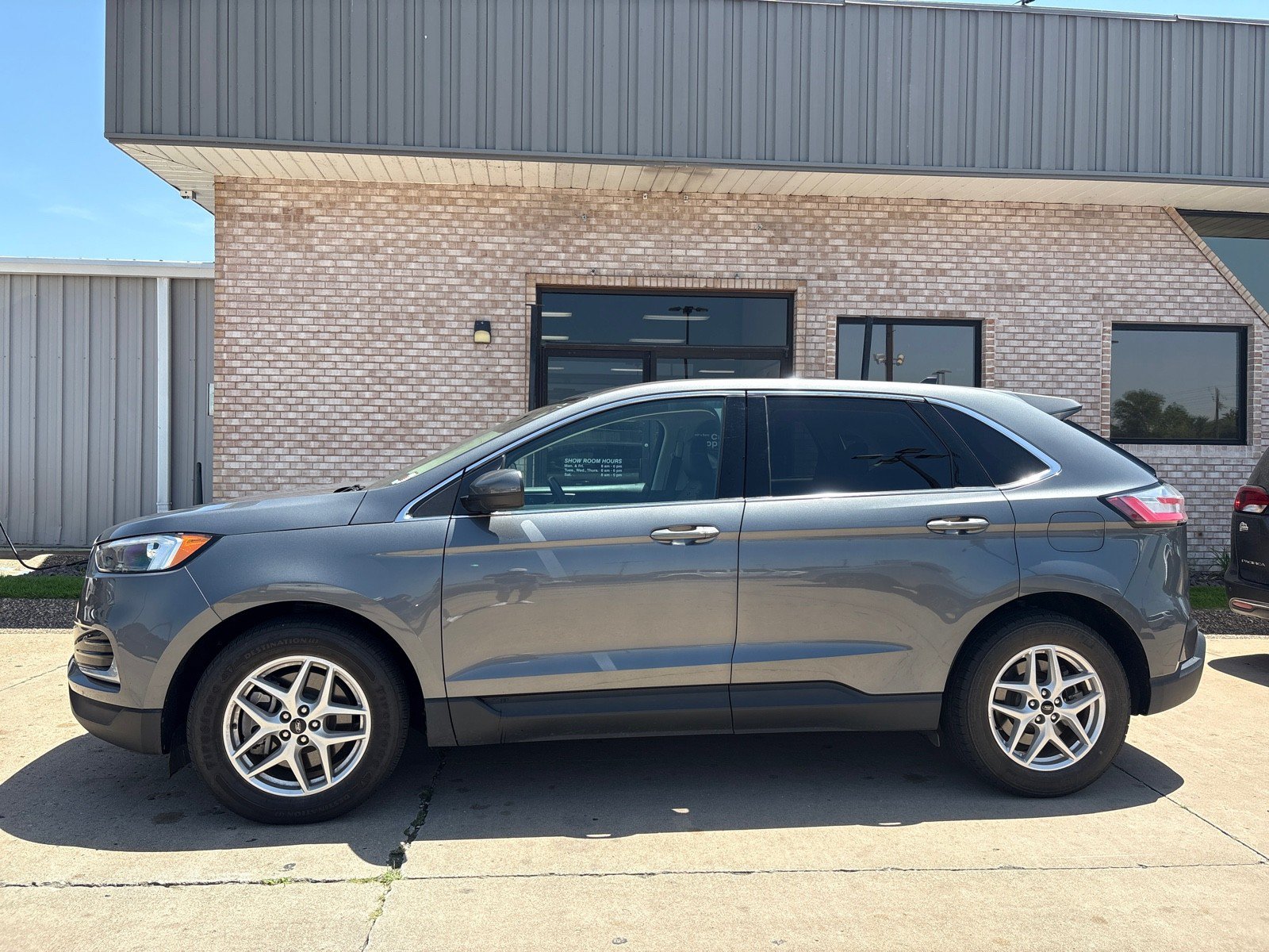 Certified 2024 Ford Edge SEL AWD/4WD image 2