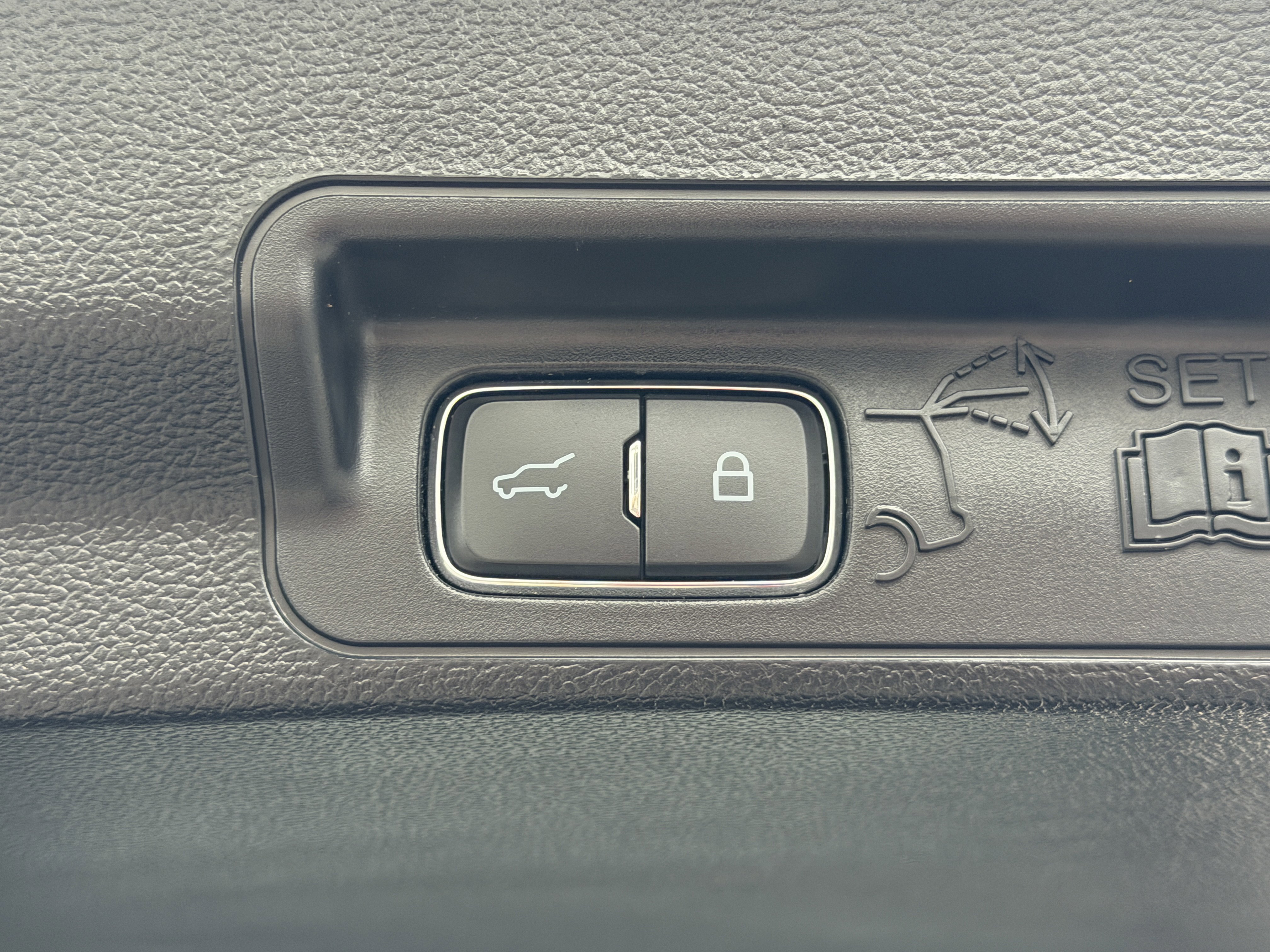 Certified 2022 Ford Explorer XLT w/ Equipment Group 202A image 12