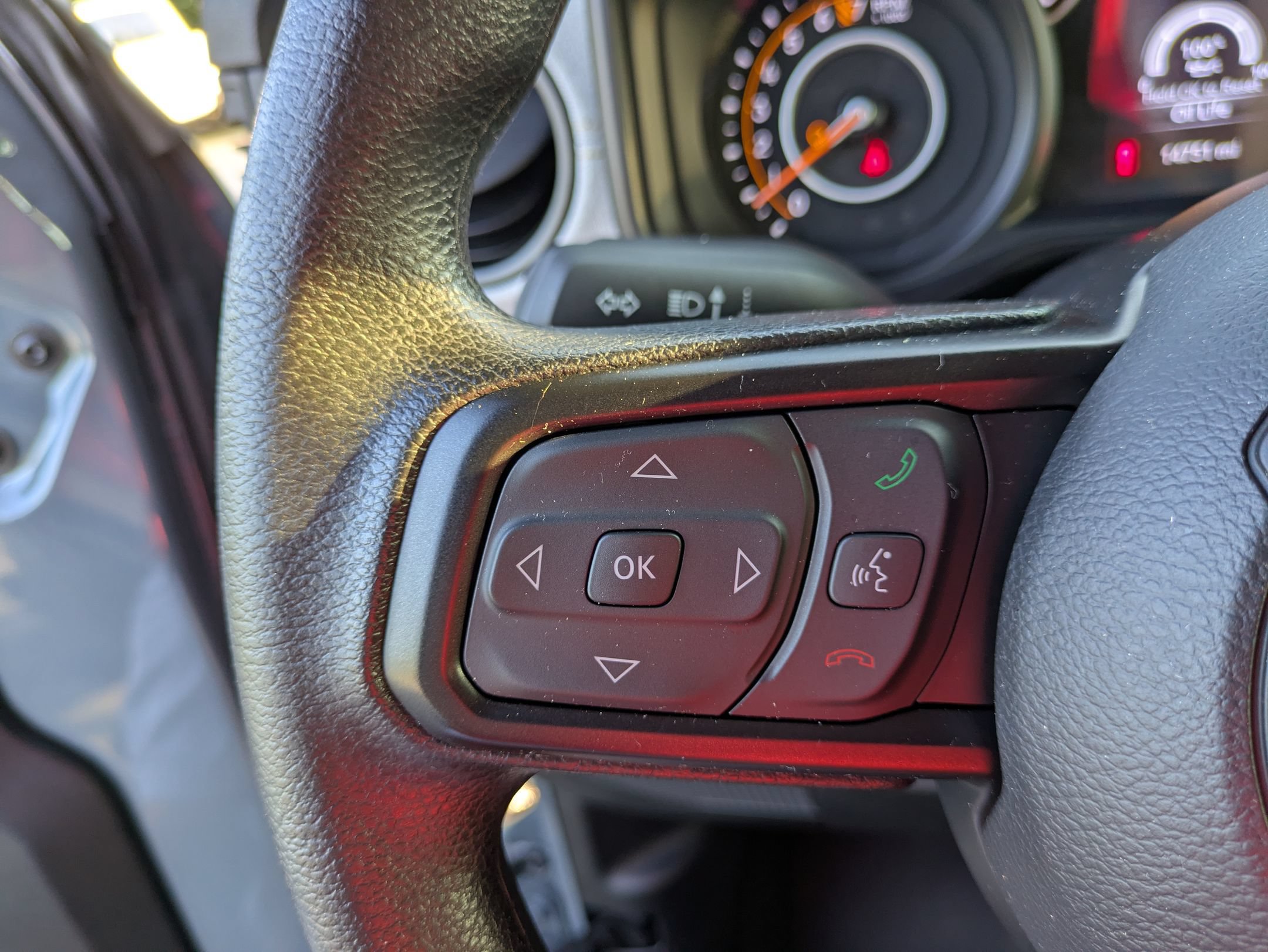 Used 2025 Jeep Gladiator Sport AWD/4WD image 16