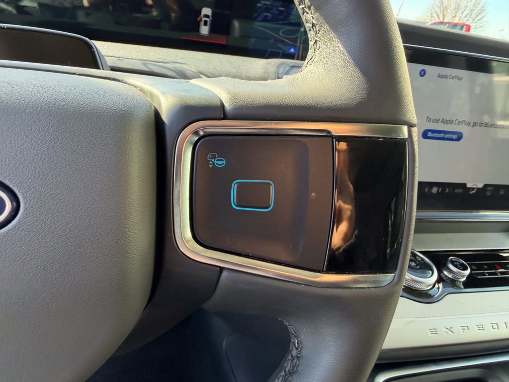 Certified 2025 Ford Expedition Active image 28