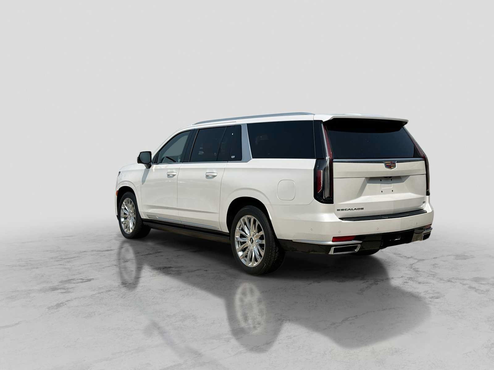 Used 2022 Cadillac Escalade ESV Premium Luxury w/ Performance Package AWD/4WD image 4