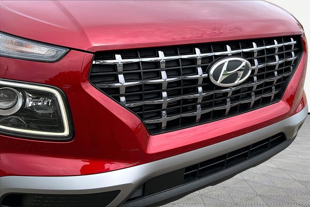 Used 2024 Hyundai Venue Limited FWD image 28