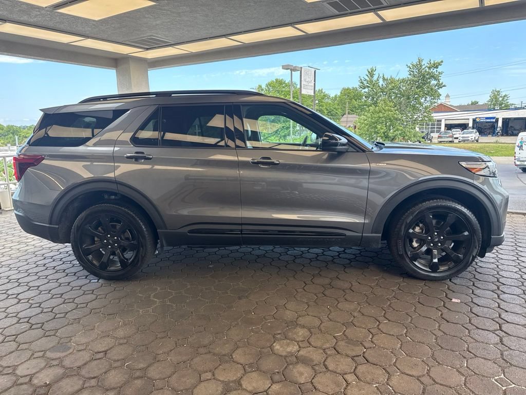Certified 2024 Ford Explorer ST-Line w/ Class IV Trailer Tow Package AWD/4WD image 5