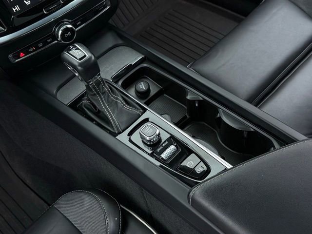 Used 2019 Volvo S60 T5 R-Design image 36