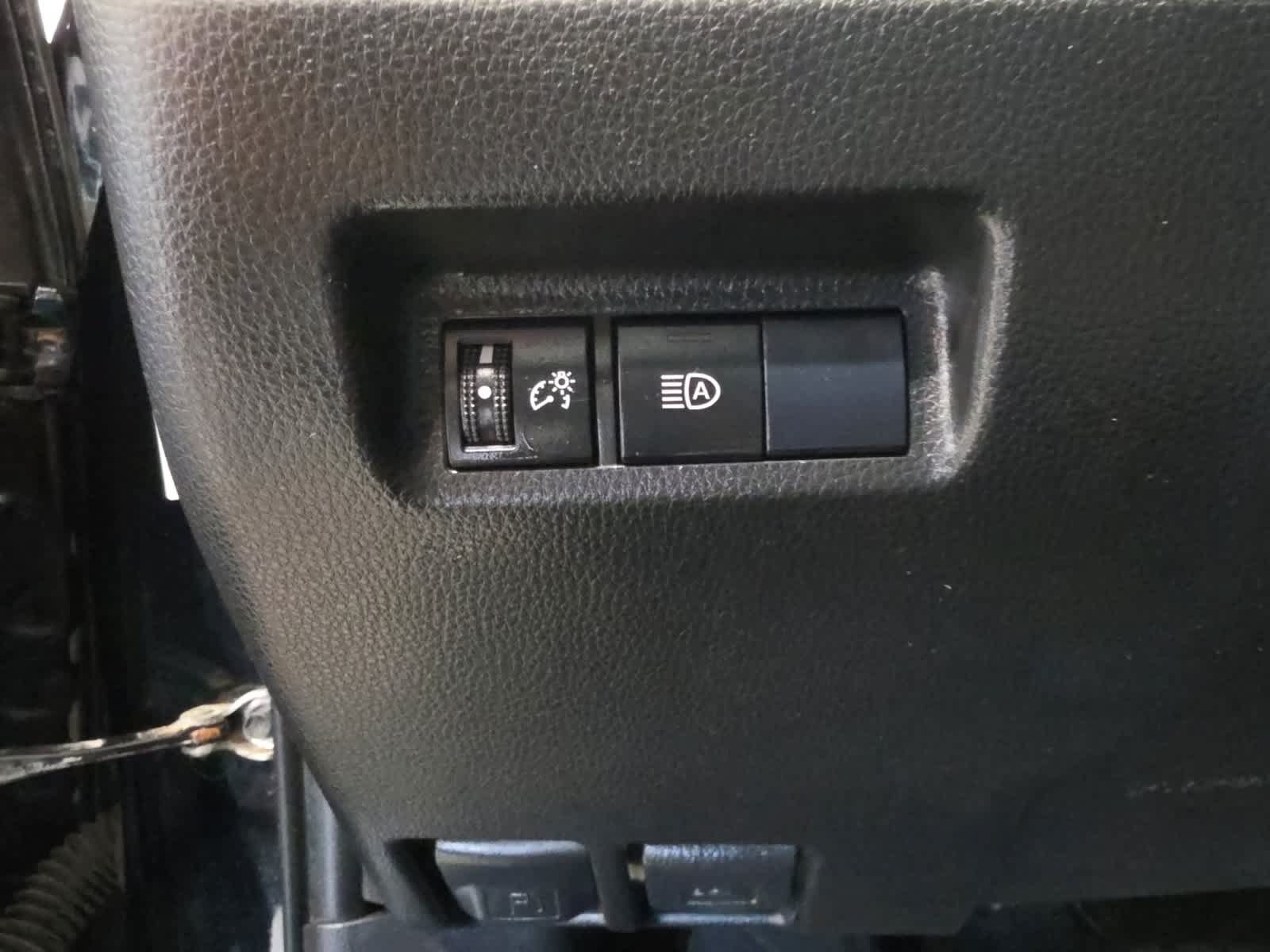 Used 2020 Toyota RAV4 LE w/ All Weather Liner Package AWD/4WD image 21