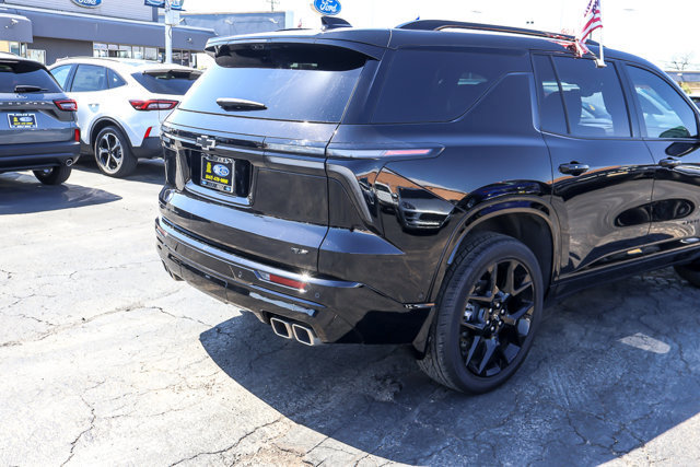 Used 2025 Chevrolet Traverse RS w/ LPO, Floor Liner Package AWD/4WD image 3