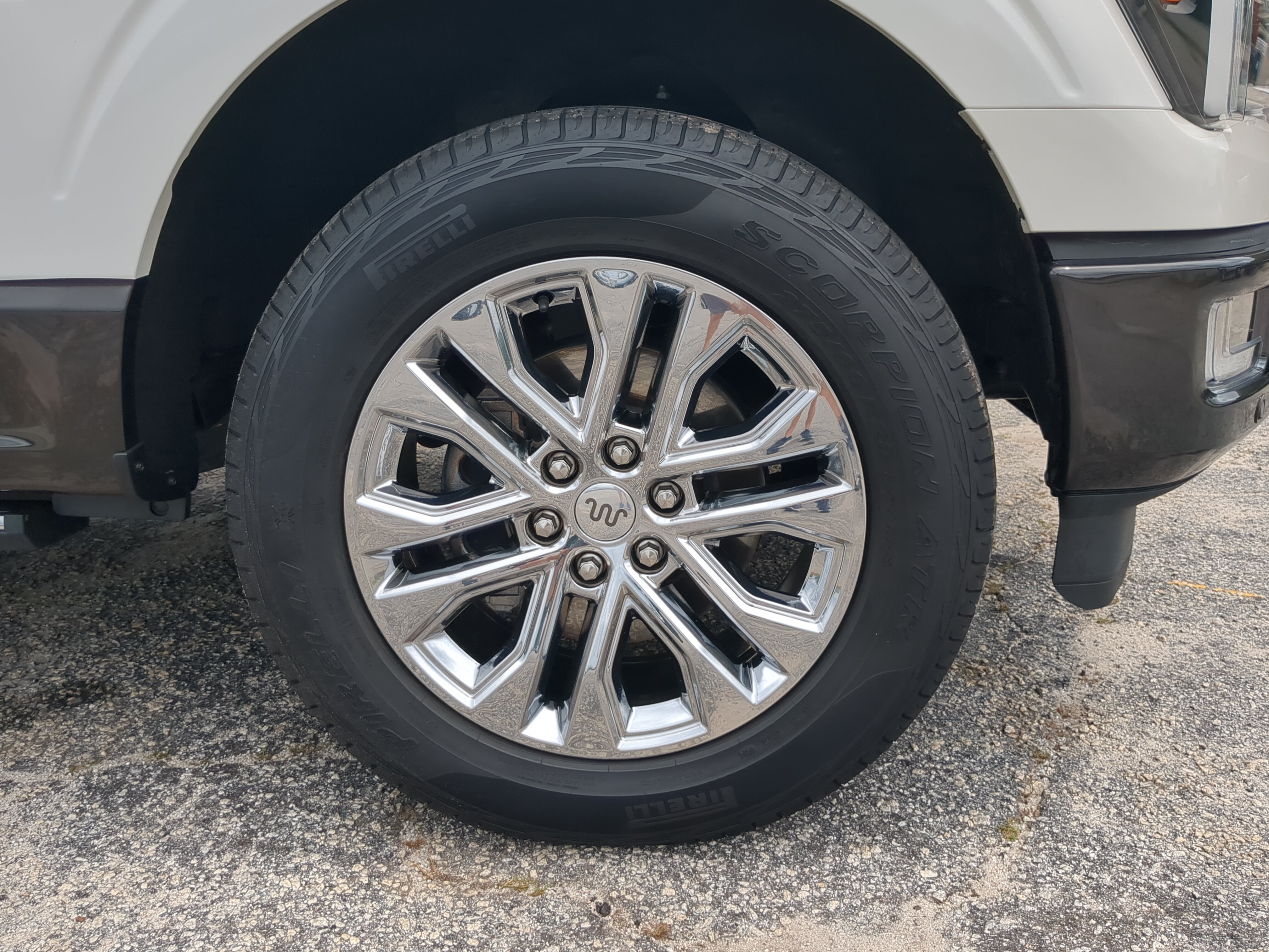 Certified 2024 Ford F150 King Ranch AWD/4WD image 9