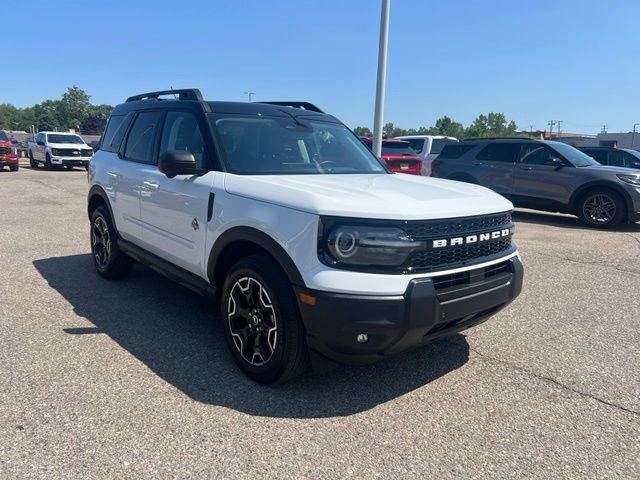 Certified 2025 Ford Bronco Sport Outer Banks w/ Outer Banks Tech Package+ AWD/4WD image 3