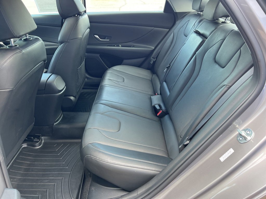 Used 2023 Hyundai Elantra Limited image 11