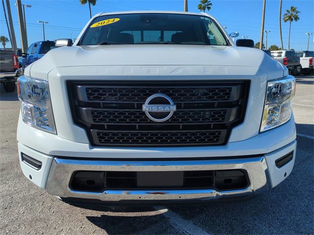 Used 2024 Nissan Titan SV w/ SV Convenience Package image 9