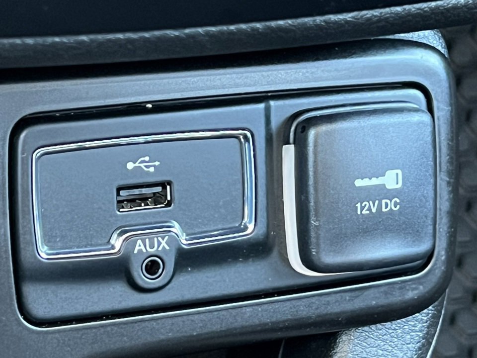 Used 2022 Jeep Renegade Limited w/ Sun, Sound & Wheels Group image 29