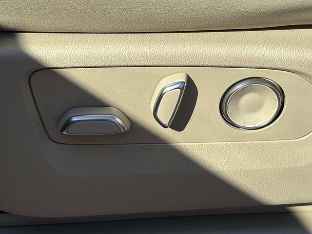 Used 2024 Cadillac Escalade ESV Premium Luxury w/ Performance Package image 28